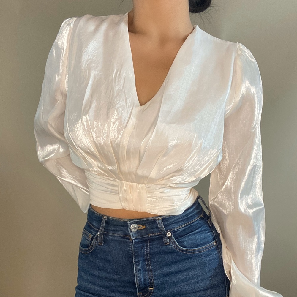 Off White Front Knot Shine crop Top